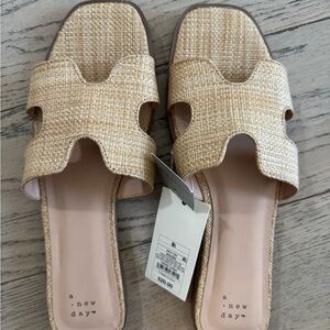 Raffia sandals